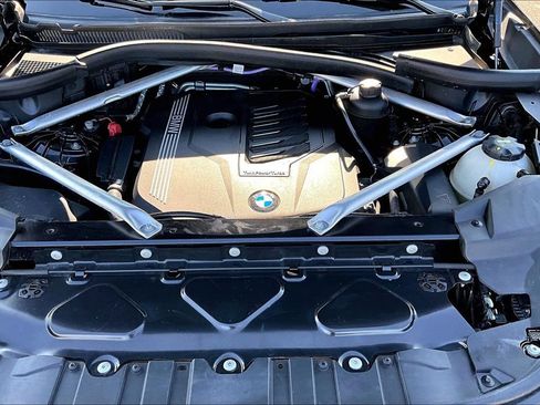 Used 2022 BMW X5 sDrive40i w/ Premium Package RWD image 9