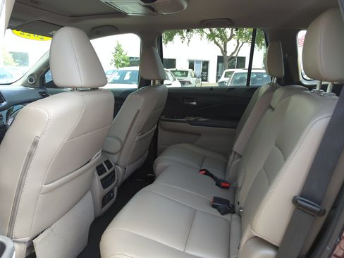 Used 2022 Honda Pilot Touring image 19