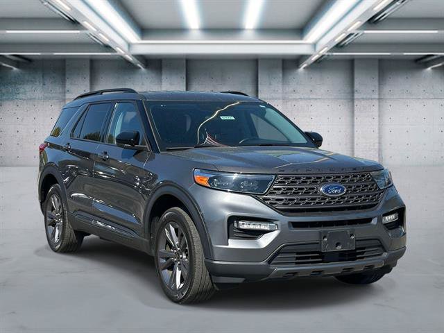 Used 2023 Ford Explorer XLT w/ Equipment Group 202A AWD/4WD image 2