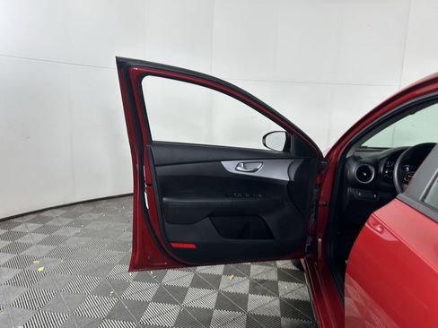 Certified 2024 Kia Forte LXS image 27