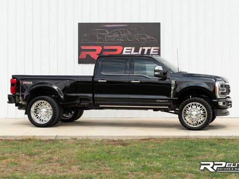 Used 2023 Ford F350 Platinum w/ FX4 Off-Road Package image 1
