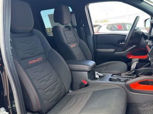Used 2025 Nissan Frontier PRO-4X w/ Pro Convenience Package AWD/4WD image 16