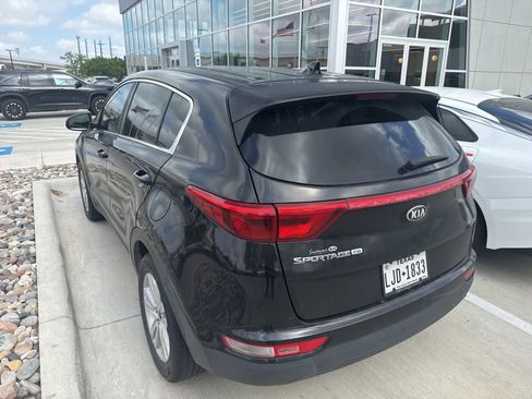 Used 2019 Kia Sportage LX image 4