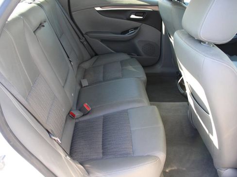 Used 2019 Chevrolet Impala LT image 7