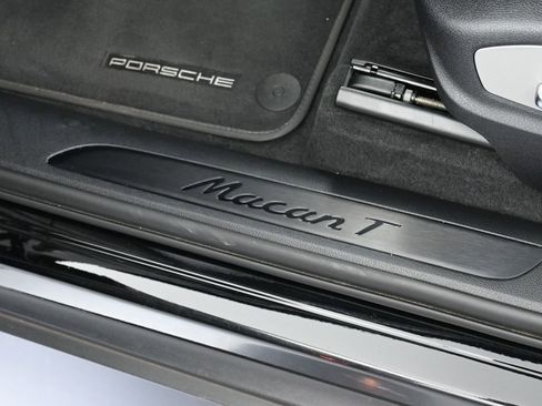 Certified 2024 Porsche Macan Turbo image 16