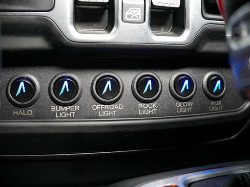 Used 2025 Jeep Wrangler Unlimited Sport AWD/4WD image 31