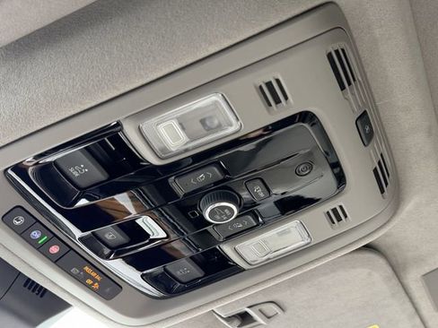 Used 2025 Cadillac Escalade Sport Platinum w/ LPO, Floor Liner Package AWD/4WD image 10