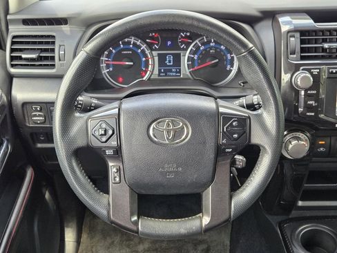 Used 2018 Toyota 4Runner TRD Off-Road Premium AWD/4WD image 18