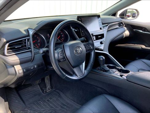 Used 2022 Toyota Camry XSE image 12