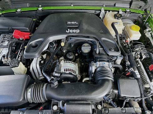 Used 2019 Jeep Wrangler Unlimited Sport S AWD/4WD image 32