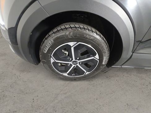 Used 2023 Kia Niro LX FWD image 14