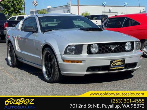 Used 2006 Ford Mustang GT RWD image 2