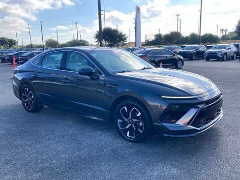 Used 2025 Hyundai Sonata SEL FWD image 3