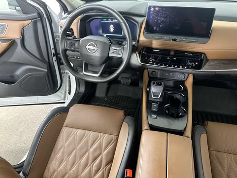 Used 2025 Nissan Rogue Platinum w/ Platinum Premium Package FWD image 17
