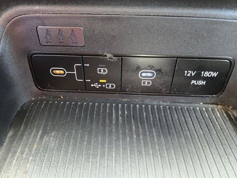 Used 2025 Hyundai Kona SE FWD image 24