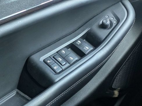 Used 2023 Jeep Grand Cherokee Laredo RWD image 23
