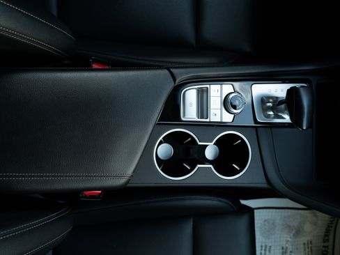 Used 2021 Genesis G70 2.0T image 27