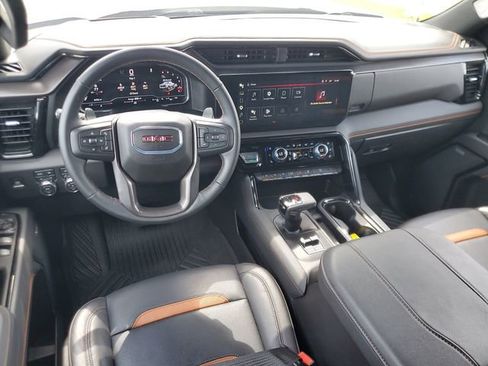 Used 2025 GMC Sierra 1500 AT4 w/ AT4 Premium Package AWD/4WD image 12