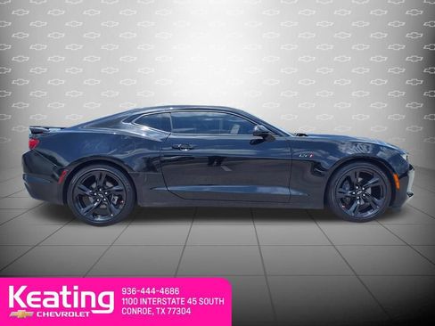 Used 2020 Chevrolet Camaro LT w/ Technology Package RWD image 10