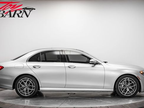 Used 2022 Mercedes-Benz E 450 4MATIC Sedan image 6
