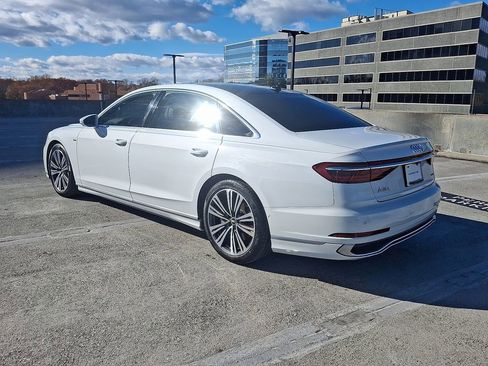 Used 2023 Audi A8 L 3.0T image 3