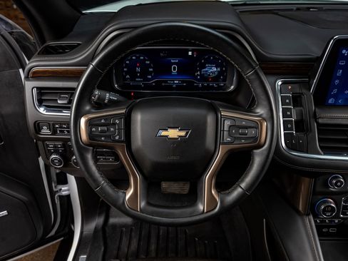 Used 2023 Chevrolet Suburban High Country image 19