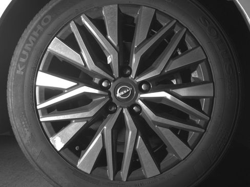 Used 2025 Nissan Altima 2.5 SV FWD image 13