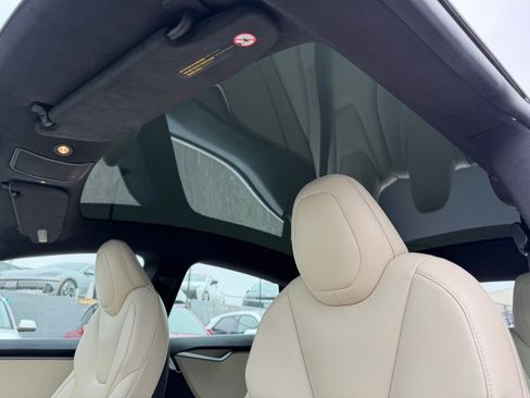 Used 2020 Tesla Model S Long Range Plus image 17