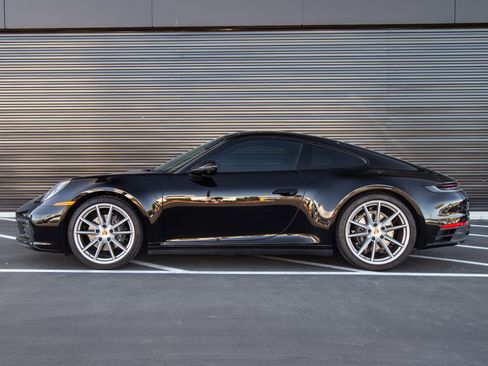Certified 2021 Porsche 911 Carrera RWD image 2