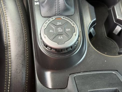 Used 2025 Ford Bronco Badlands AWD/4WD image 24