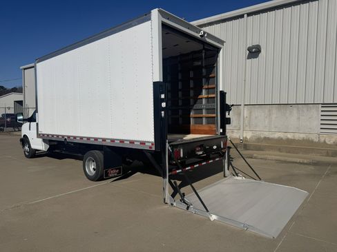 New 2025 Chevrolet Express 3500 w/ Power Convenience Package image 7