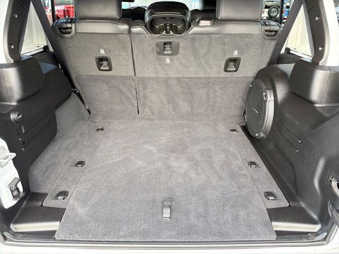 Used 2025 Jeep Wrangler Unlimited Sahara AWD/4WD image 17