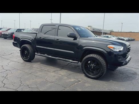 Used 2022 Toyota Tacoma SR AWD/4WD image 2