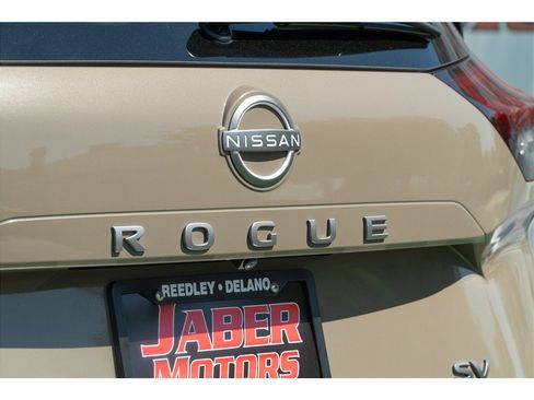 Used 2024 Nissan Rogue SV w/ SV Premium Package FWD image 30