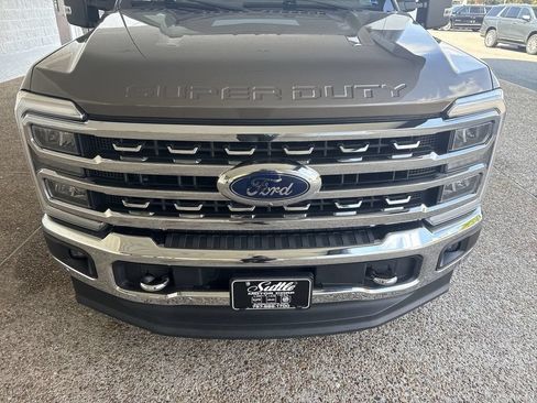 Used 2023 Ford F350 Lariat w/ Lariat Ultimate Package AWD/4WD image 32