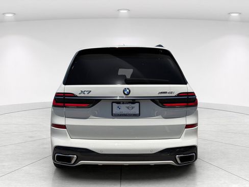 Used 2023 BMW X7 xDrive40i w/ M Sport Package AWD/4WD image 4