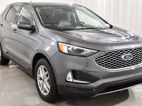 Used 2024 Ford Edge SEL w/ Convenience Package image 4