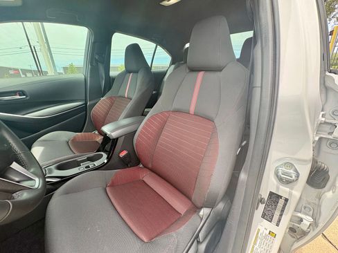 Used 2025 Toyota Corolla SE FWD image 12