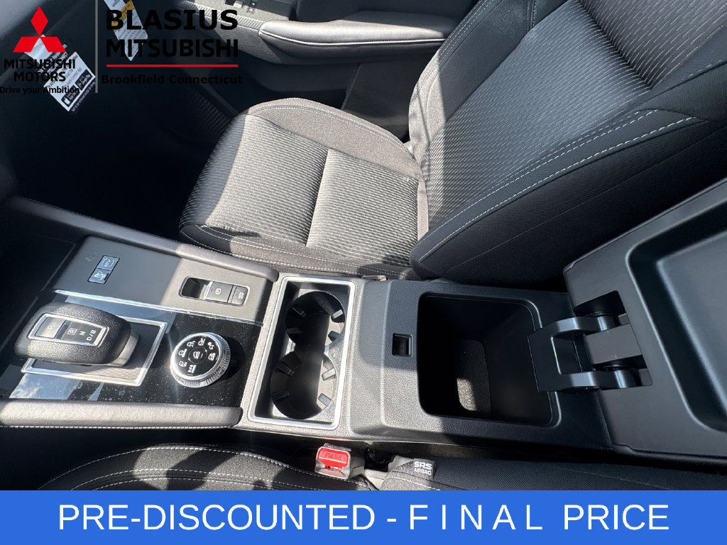 Used 2025 Mitsubishi Outlander ES AWD/4WD image 26