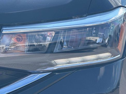 Used 2022 Volkswagen Taos S image 9