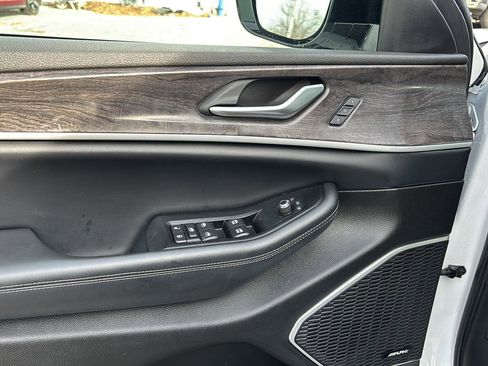 Used 2024 Jeep Grand Cherokee Limited 4xe image 16