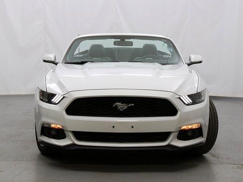 Used 2017 Ford Mustang Premium image 5