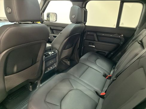 New 2026 Land Rover Defender 110 X-Dynamic SE image 21