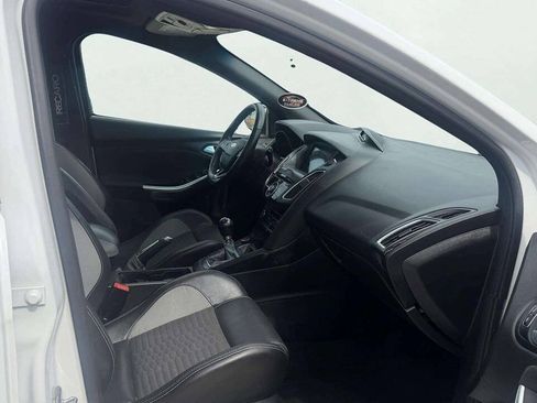 Used 2016 Ford Focus ST w/ Equipment Group 401A FWD image 12