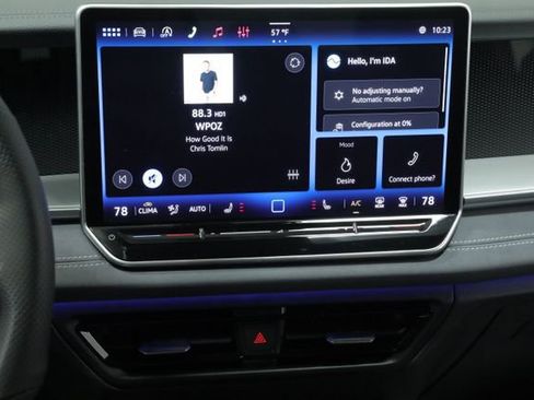 New 2026 Volkswagen Tiguan SE R-Line FWD image 16