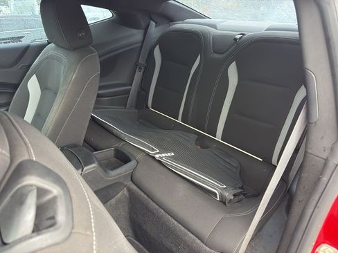 Used 2020 Chevrolet Camaro LT w/ RS Package image 10