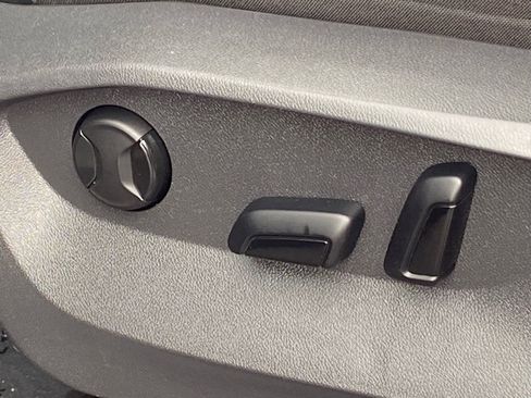 Certified 2023 Volkswagen Tiguan SE w/ Panoramic Sunroof Package FWD image 13