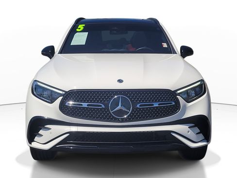 Used 2025 Mercedes-Benz GLC 300 4MATIC image 2