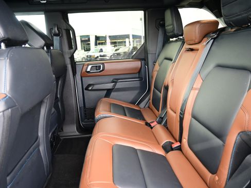 Used 2024 Ford Bronco Outer Banks w/ Sasquatch Package image 16