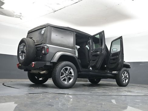 Used 2018 Jeep Wrangler Unlimited Sahara image 47